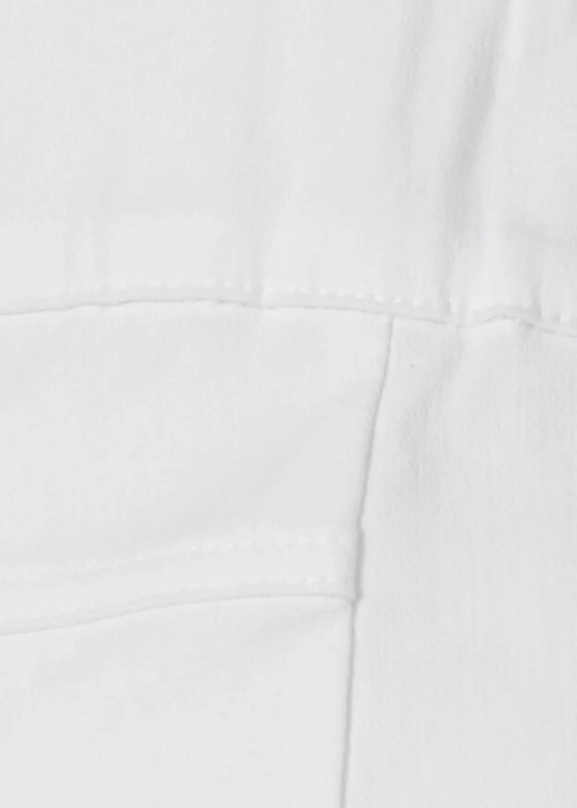 Elastische 3/4-Hose mit schmalem Bein