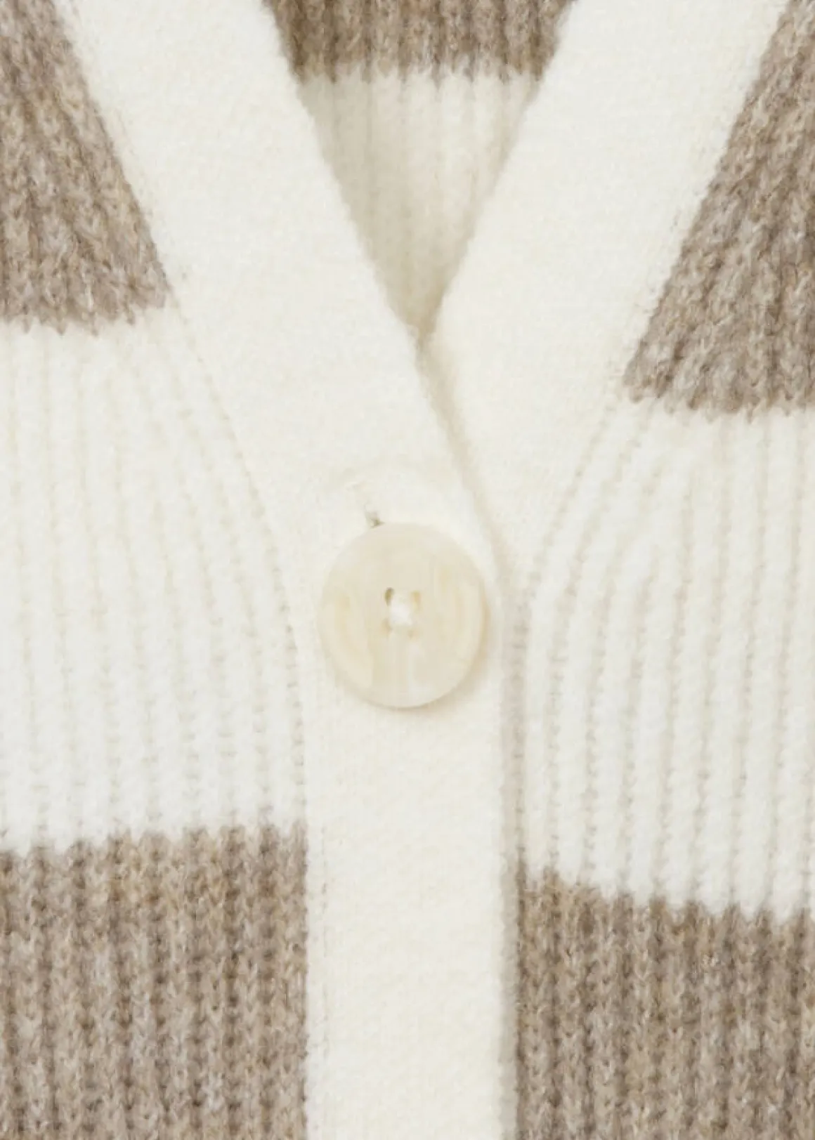 Flauschige Feinstrickjacke Ringel