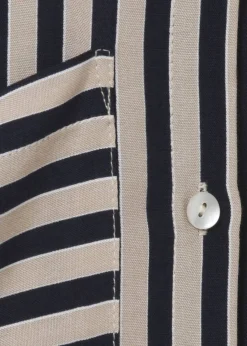 Moderne Bluse mit gestreiftem Allover-Muster