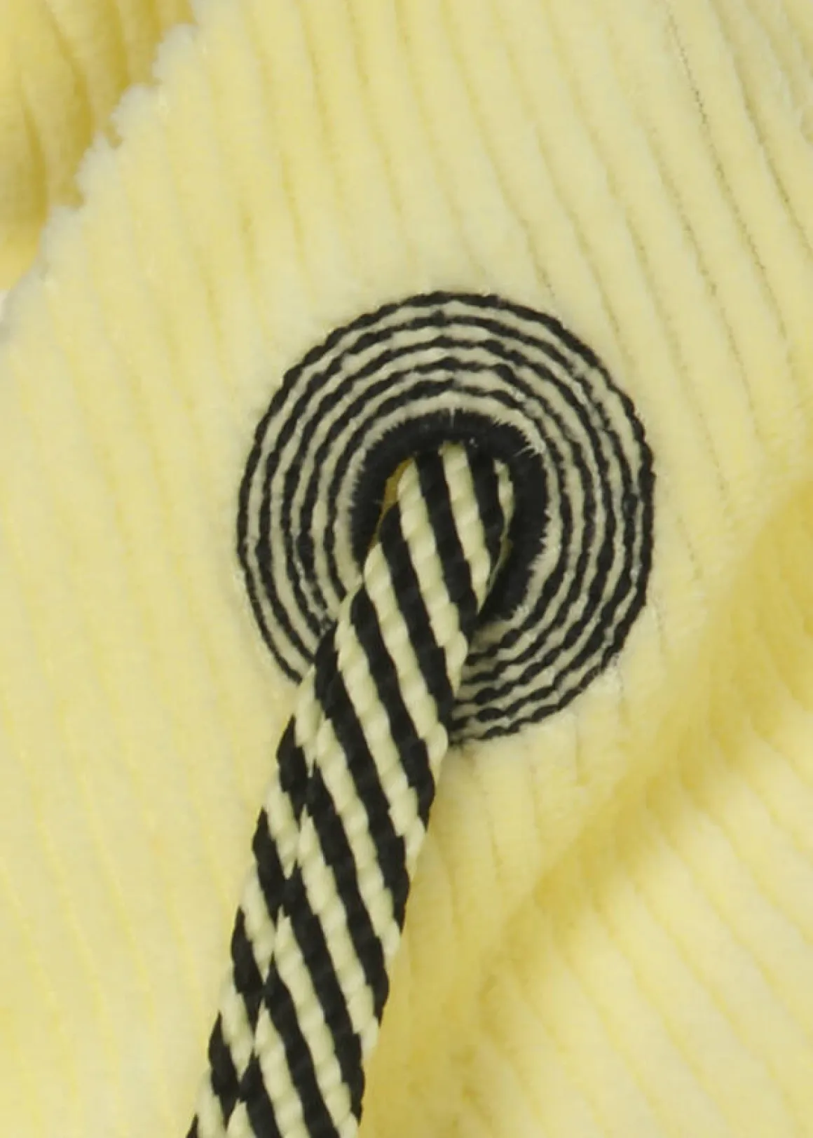 Samtiges Cord Sweatshirt mit Kängurutasche