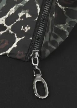 Sweatshirt mit Eyecatcher-Kragen im Leo-Dessin