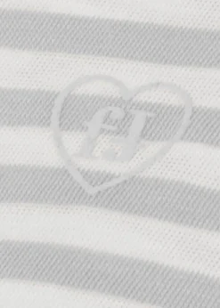 Zeitloses Shirt mit Stickerei